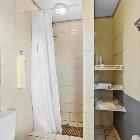 Дом отдыха 1 Bedroom Cozy In *